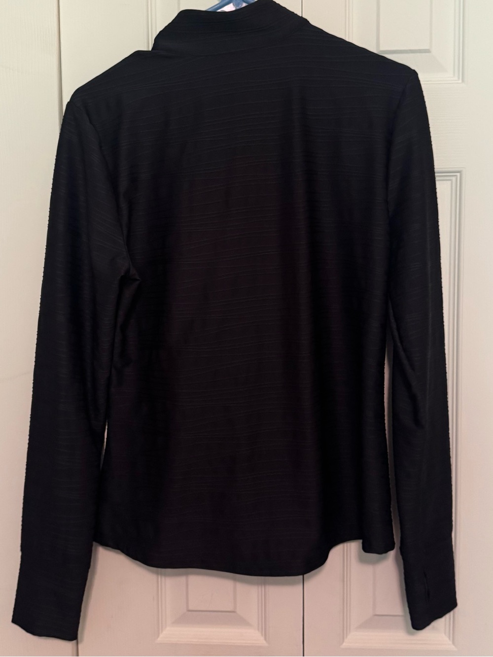 Tommy Bahama Active, Black Quarter-Zip Lightweight Pullover. Size Large - Picture 4 of 5